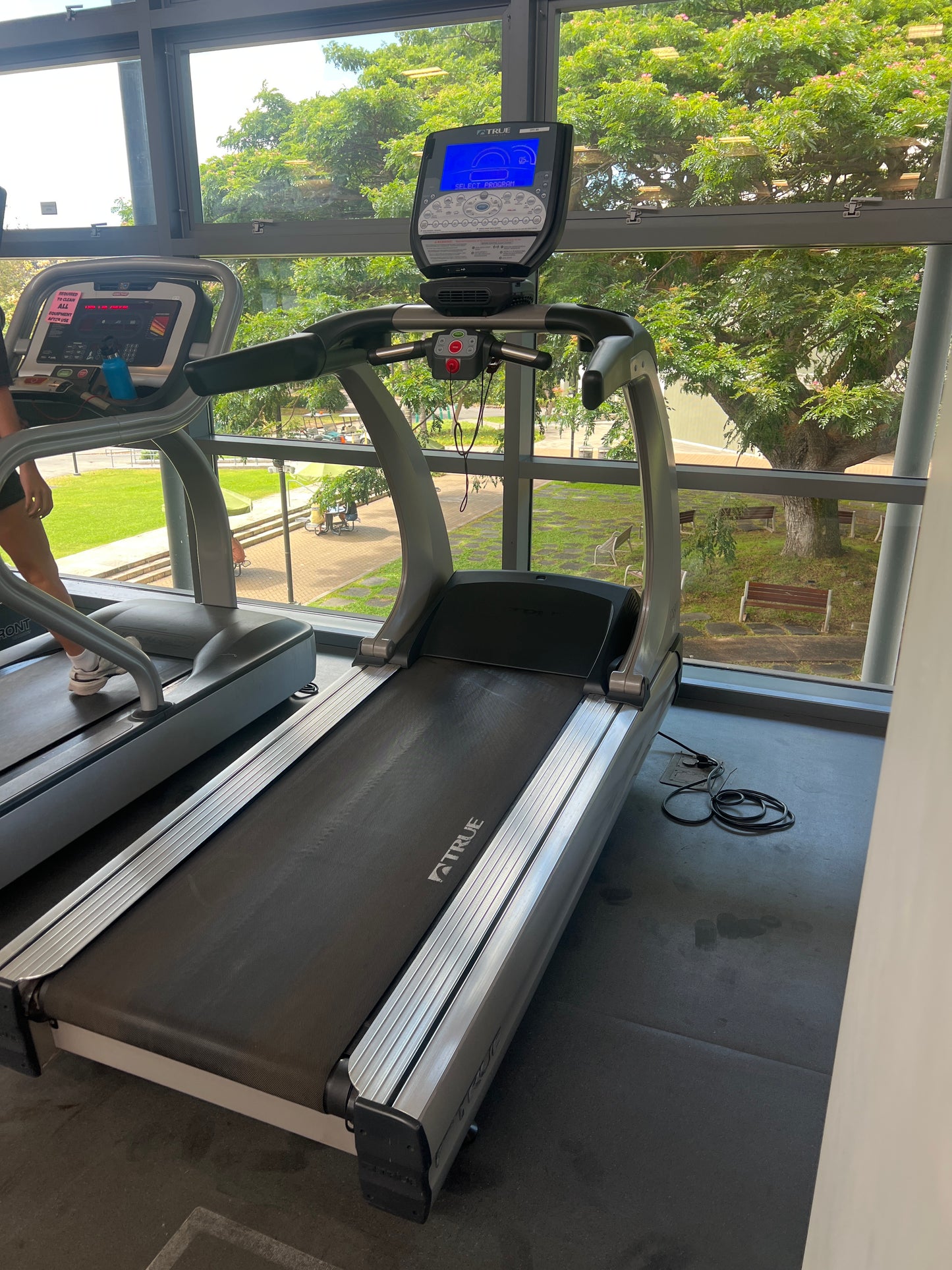 Used True Fitness CS800 Treadmill