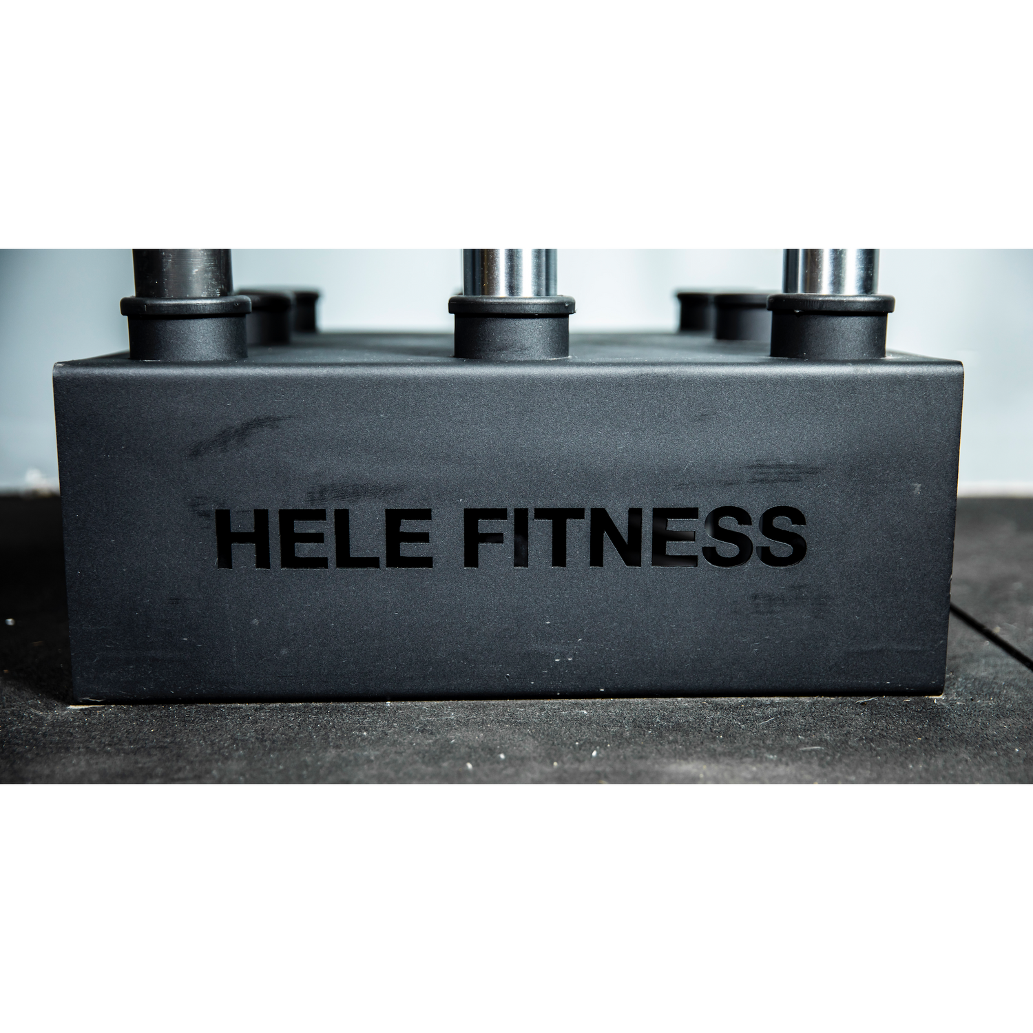 Hele barbell storage for an organized training space